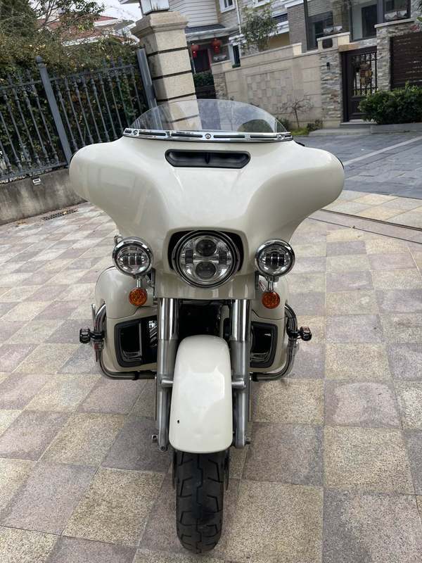 二手哈雷戴维森大道滑翔 Street Glide