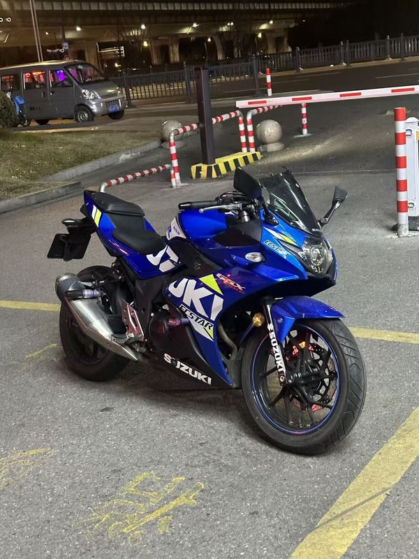二手豪爵铃木GSX250R