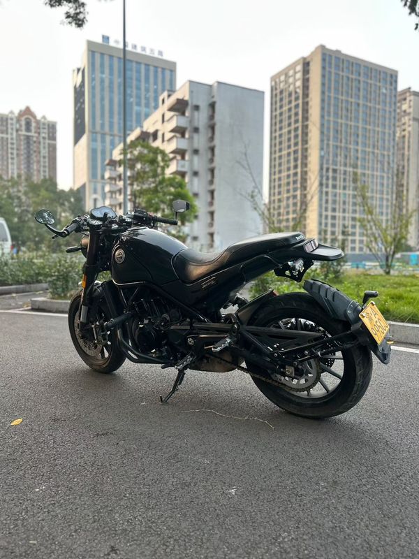 二手贝纳利幼狮 Leoncino 500