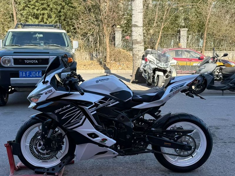二手川崎ZX-4R