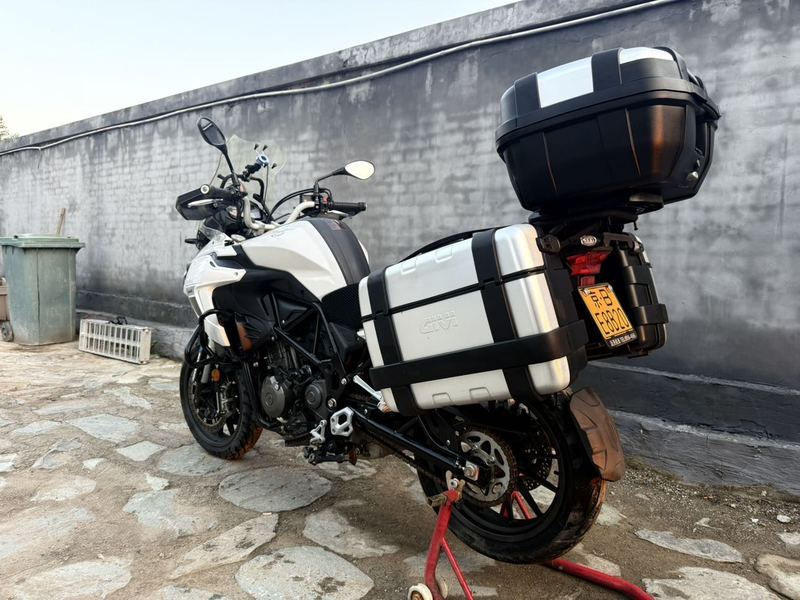 二手贝纳利金鹏 TRK502