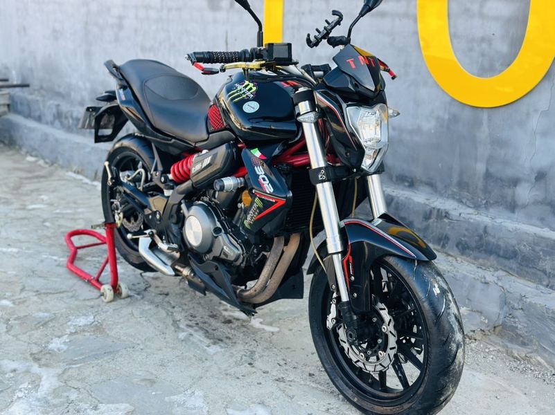 二手贝纳利蓝宝龙 BN302S