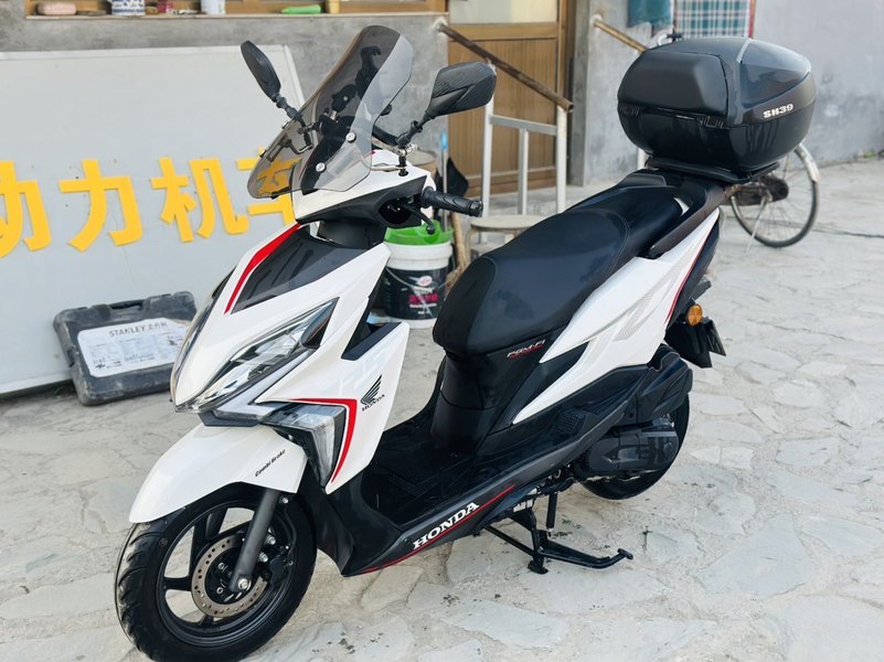 二手新大洲本田裂行 RX125Fi