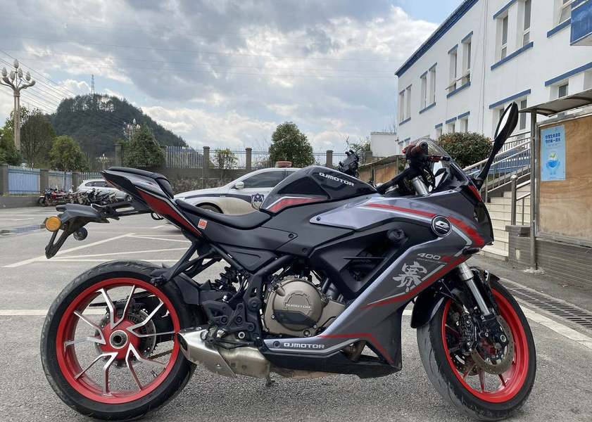 二手QJMOTOR赛400