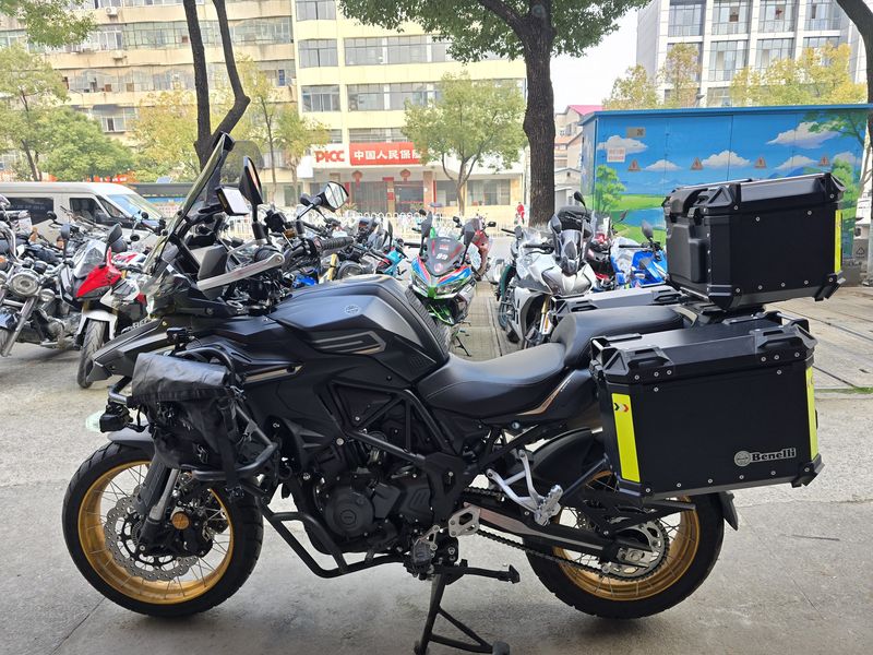 二手贝纳利TRK552