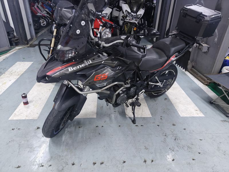 二手贝纳利金鹏 TRK502