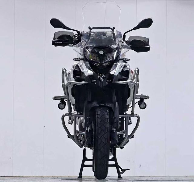 二手贝纳利金鹏 TRK502