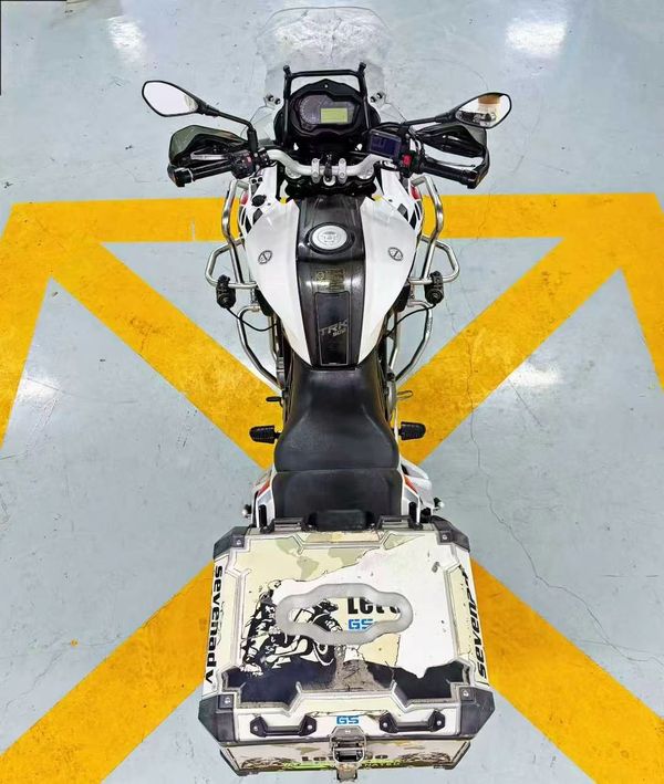 二手贝纳利金鹏 TRK502