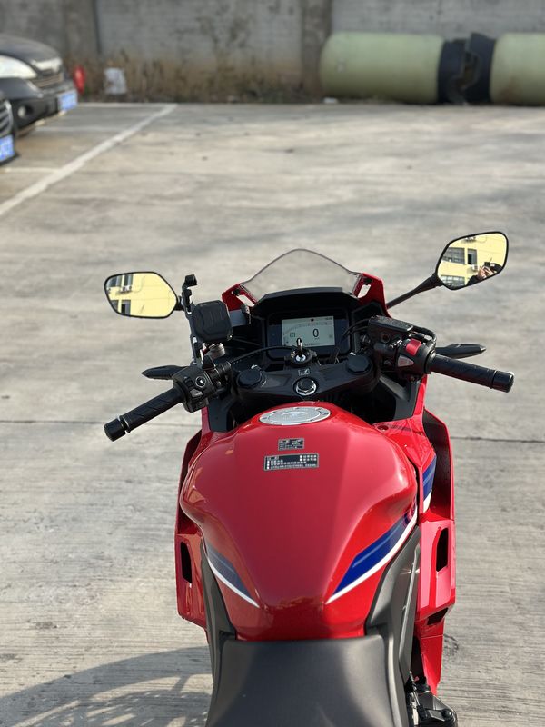 二手本田CBR400R