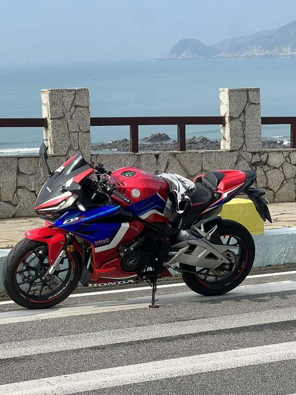 二手本田CBR400R