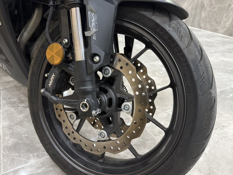 二手本田CBR400R