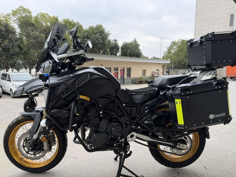 二手贝纳利TRK702