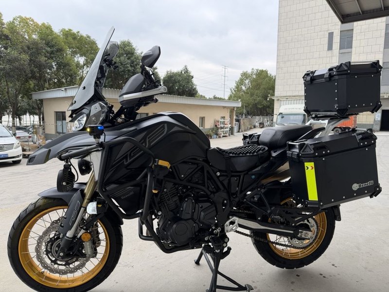 二手贝纳利TRK702