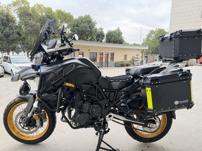 二手贝纳利TRK702