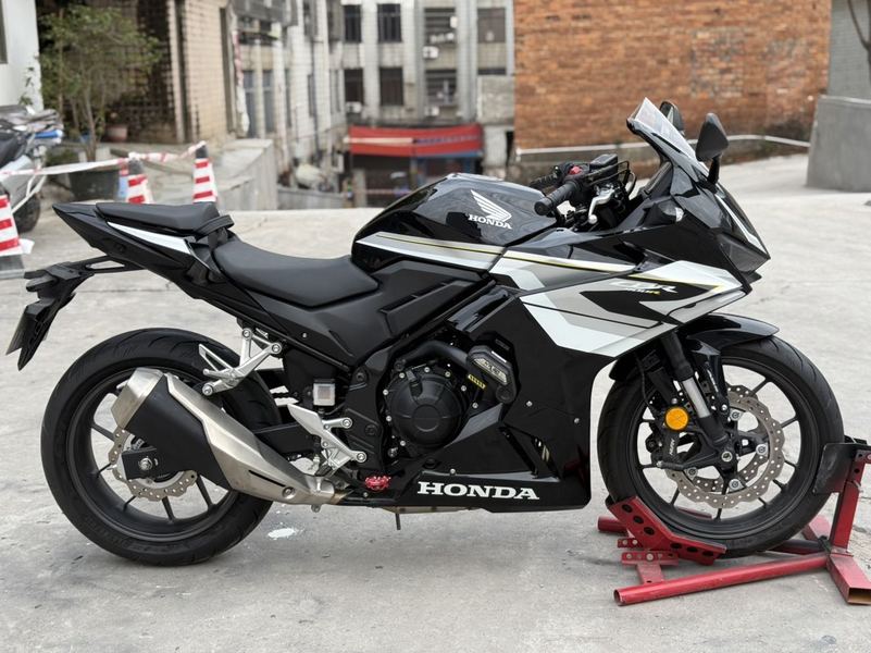 二手本田CBR400R