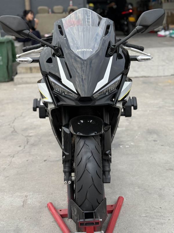 二手本田CBR400R