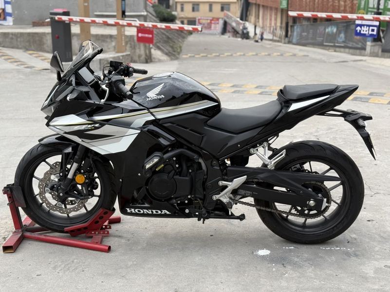 二手本田CBR400R