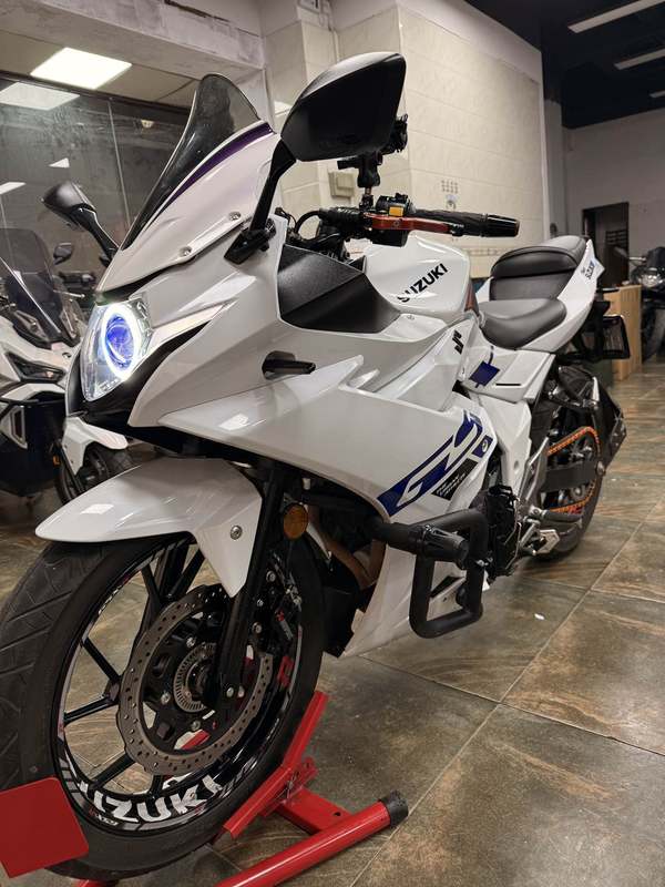 二手豪爵铃木GSX250R