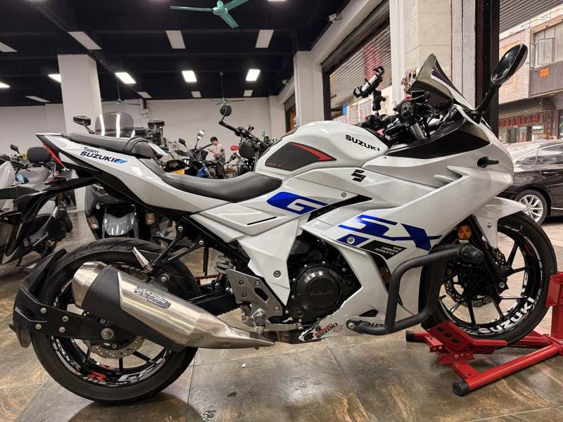 二手豪爵铃木GSX250R