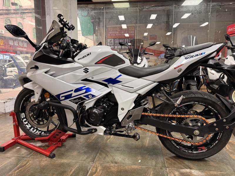 二手豪爵铃木GSX250R