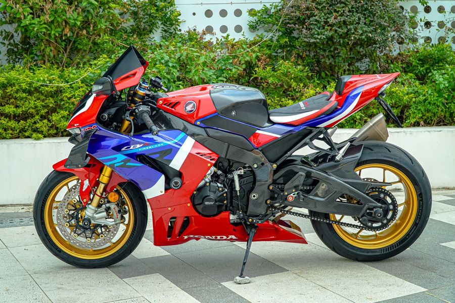 二手本田CBR 1000 RR-R