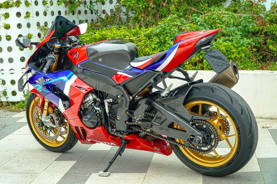 二手本田CBR 1000 RR-R