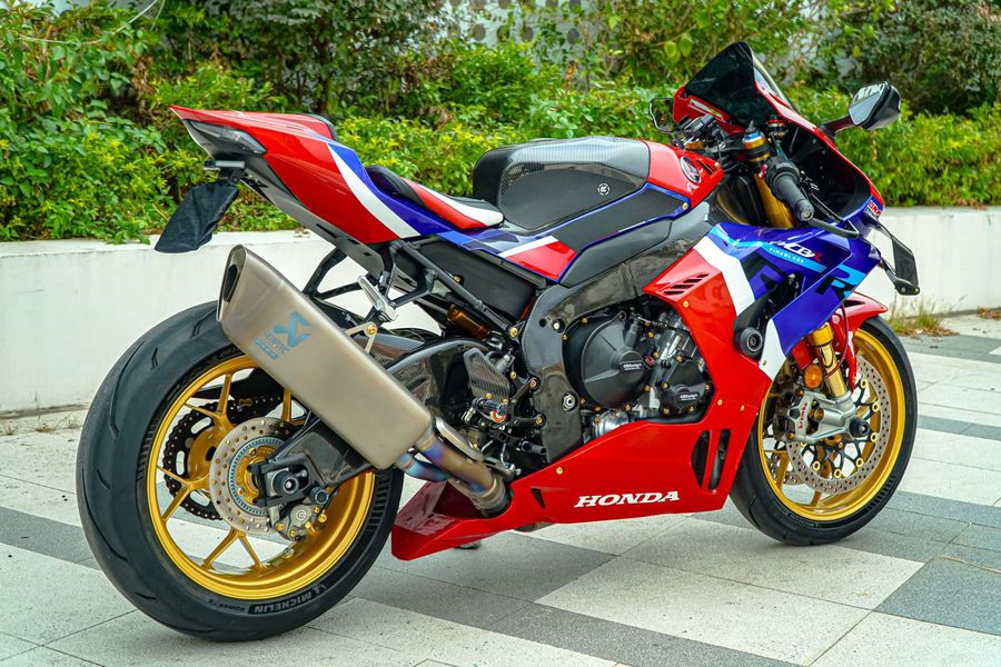 二手本田CBR 1000 RR-R