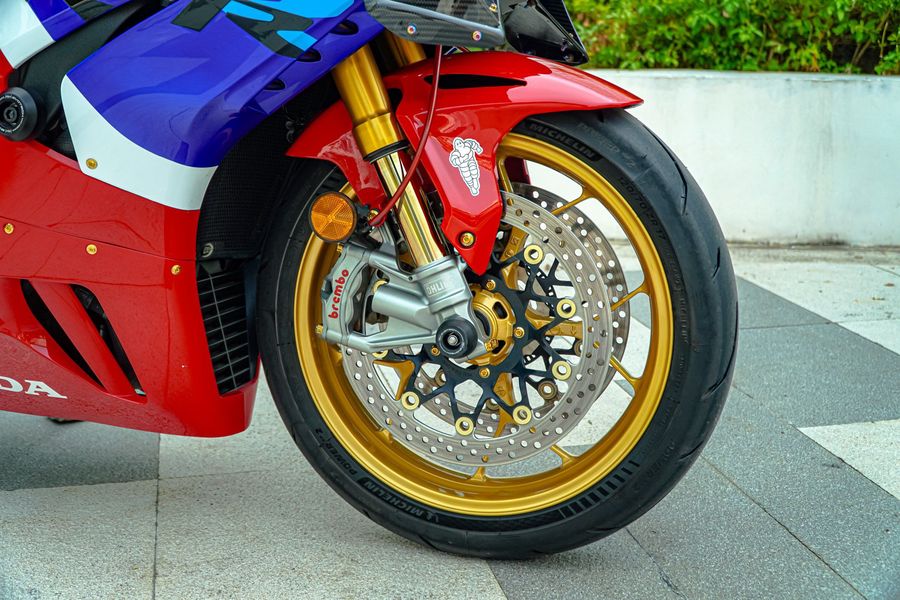 二手本田CBR 1000 RR-R