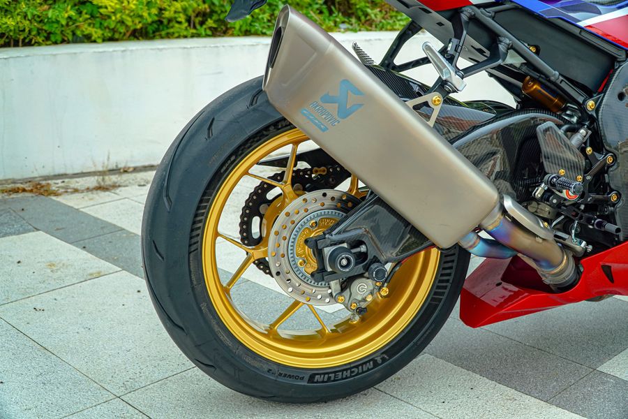 二手本田CBR 1000 RR-R