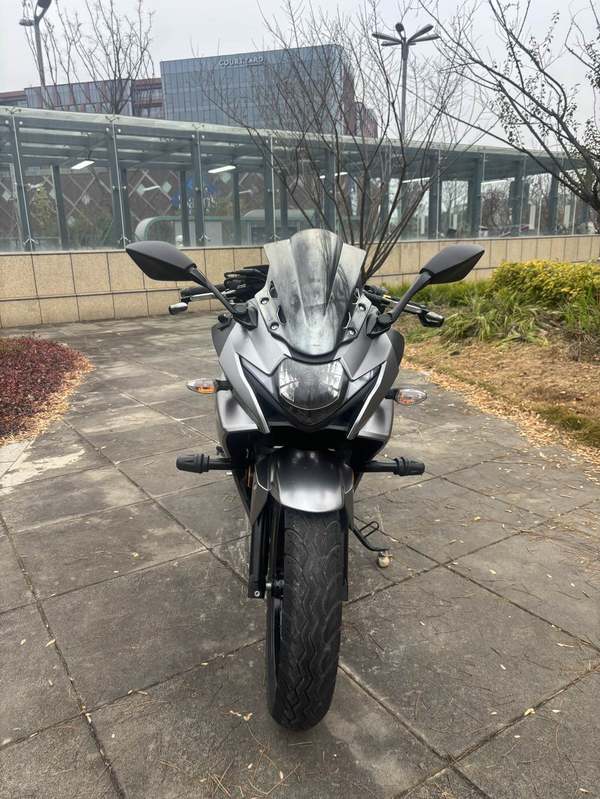 二手豪爵铃木GSX250R