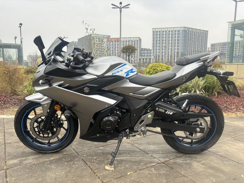 二手豪爵铃木GSX250R