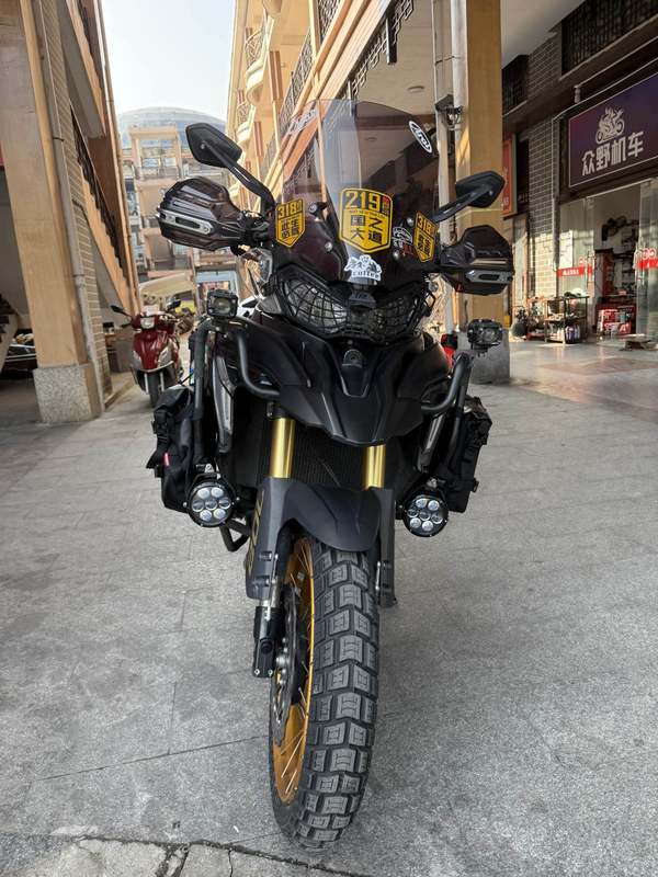 二手贝纳利TRK702