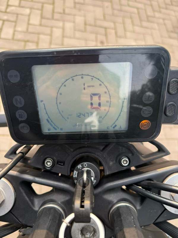 二手贝纳利幼狮 Leoncino 150