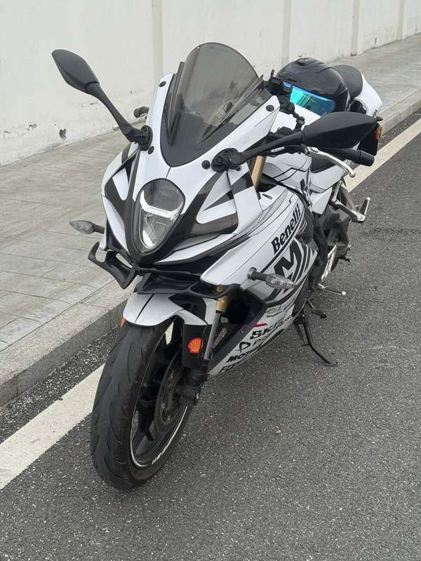 二手贝纳利龙卷风 Tornado 302R