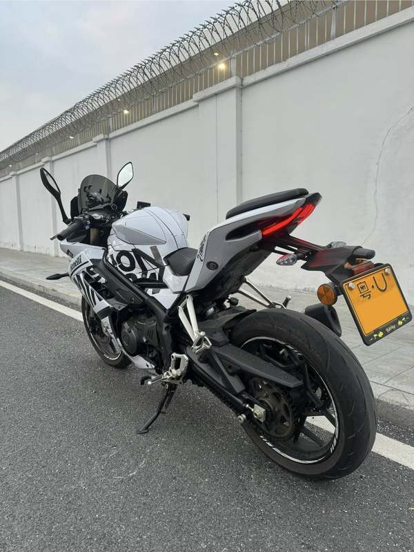 二手贝纳利龙卷风 Tornado 302R