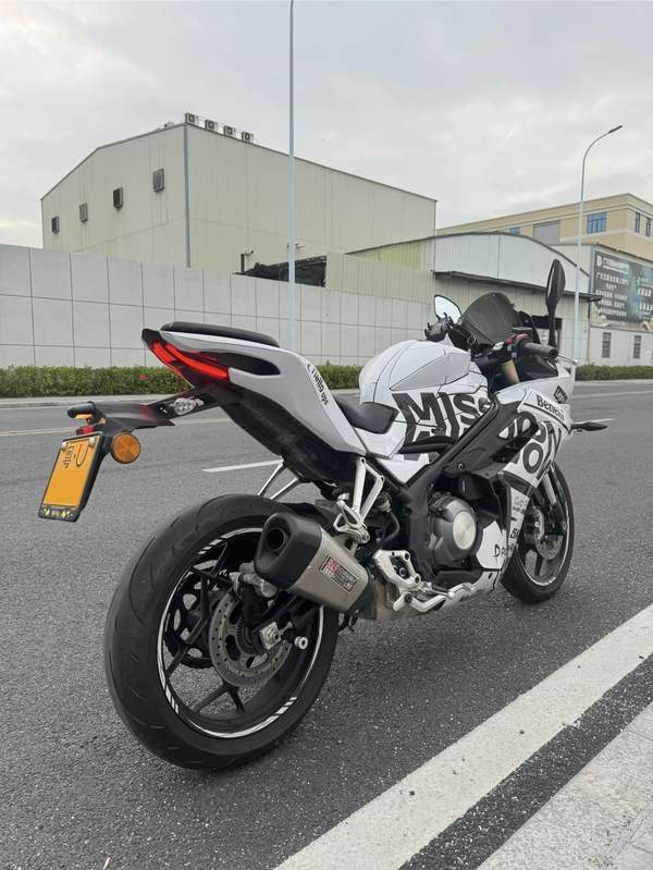 二手贝纳利龙卷风 Tornado 302R