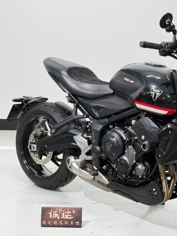 二手凯旋Trident 660