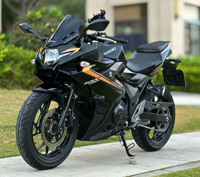 二手豪爵铃木GSX250R