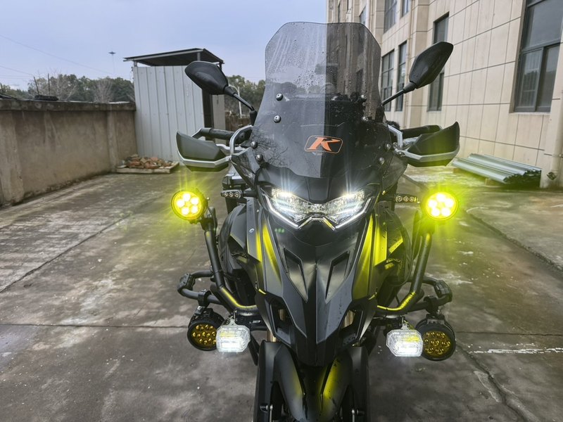 二手贝纳利TRK552