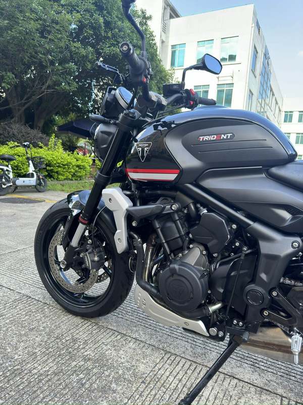 二手凯旋Trident 660