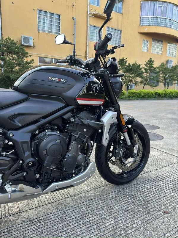 二手凯旋Trident 660