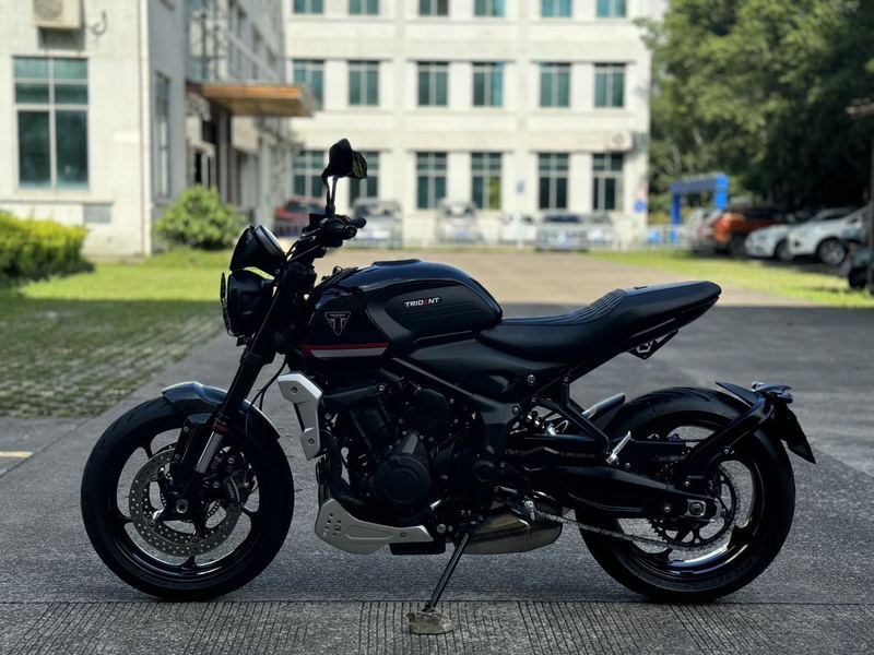 二手凯旋Trident 660