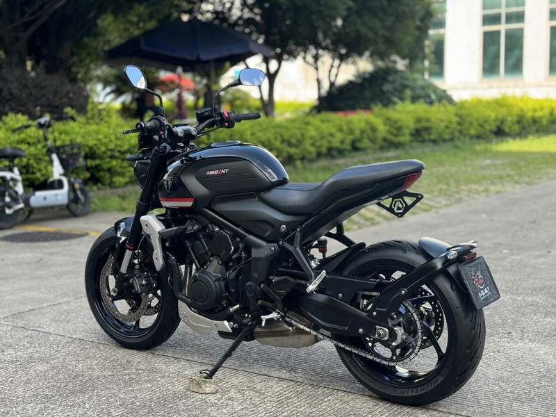 二手凯旋Trident 660