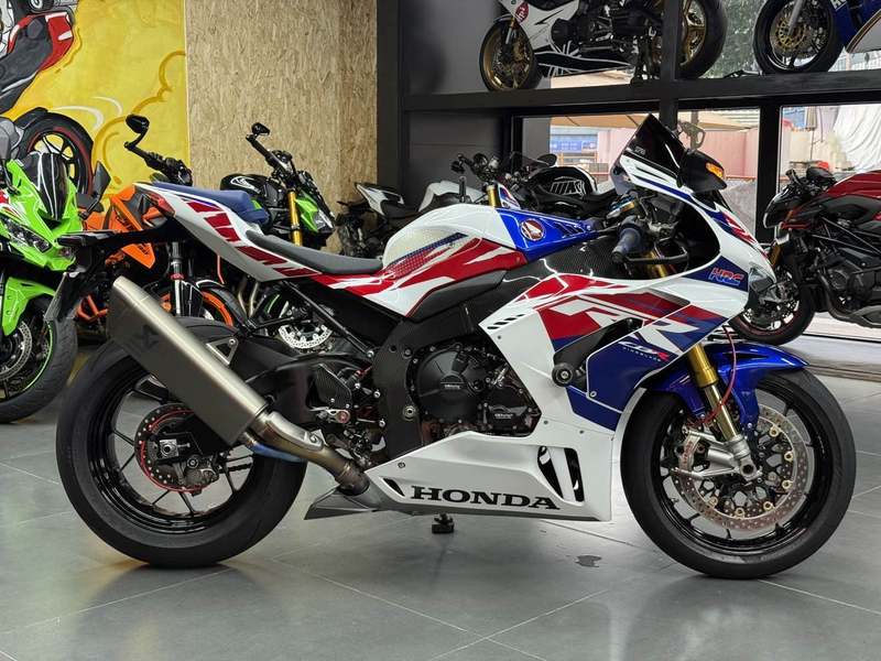 二手本田CBR 1000 RR-R