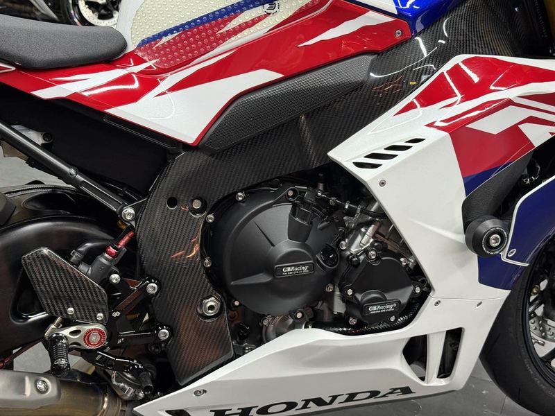 二手本田CBR 1000 RR-R