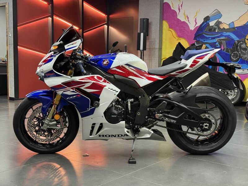 二手本田CBR 1000 RR-R