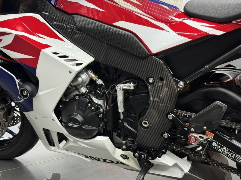 二手本田CBR 1000 RR-R