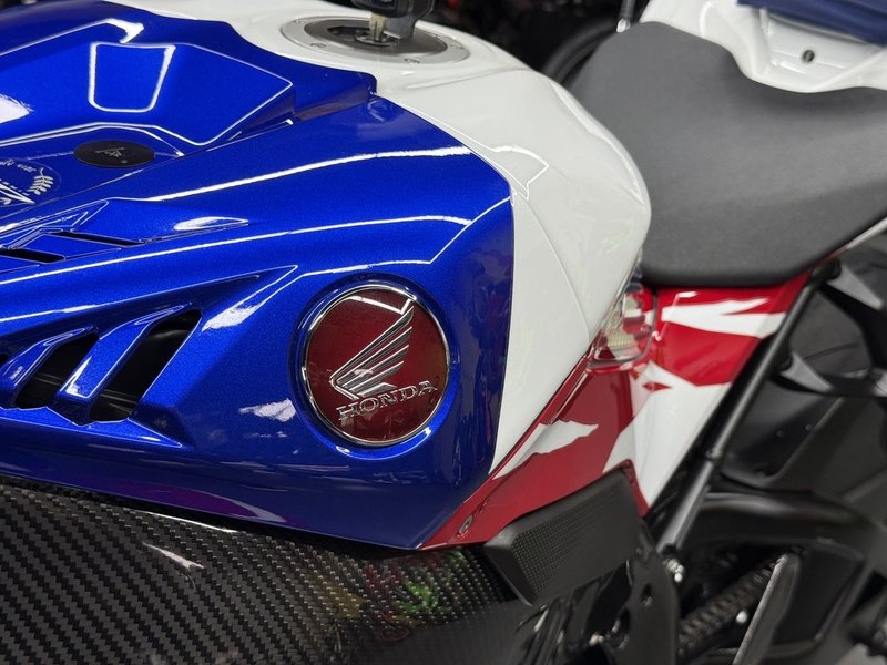 二手本田CBR 1000 RR-R