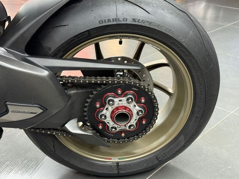 二手杜卡迪Street Fighter V4