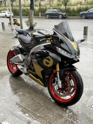 二手阿普利亚RS 660 